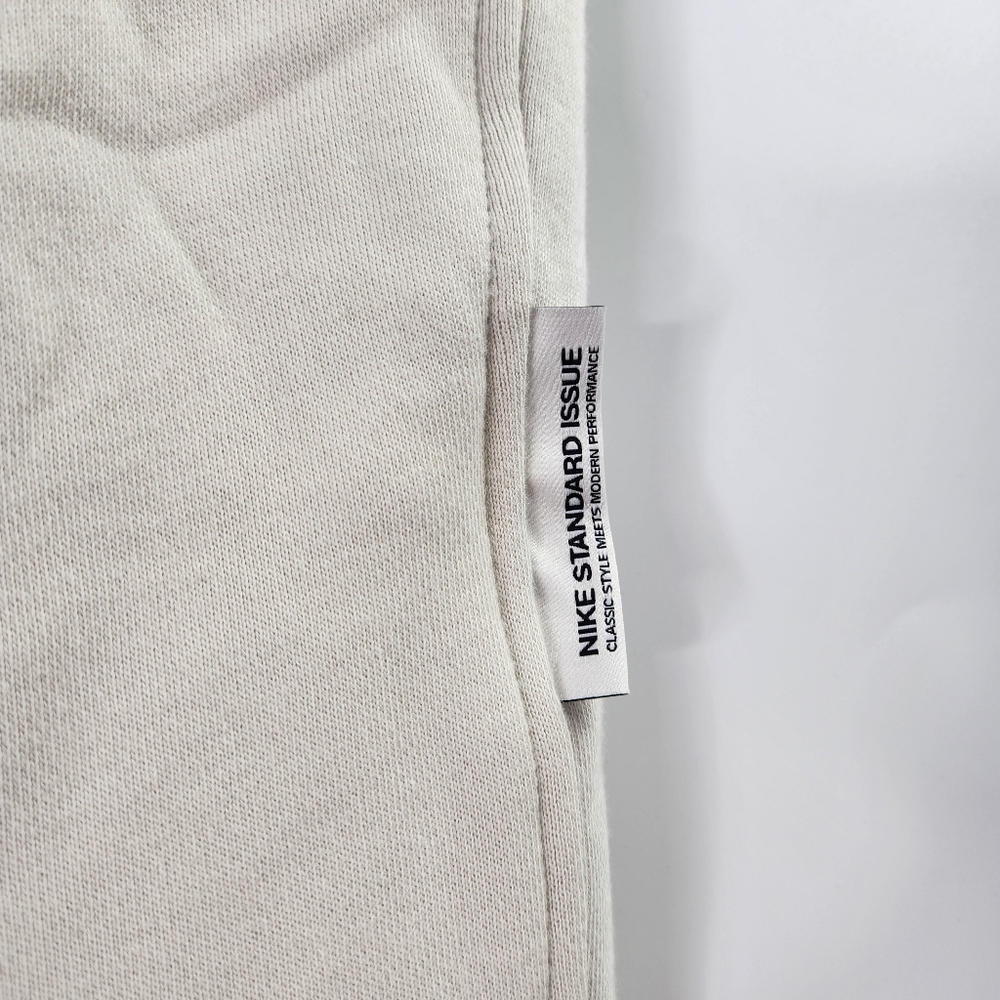 NIKE Standard Issue Classic Style Meets Modern Performance Basketball Joggers - Picture 5 of 8